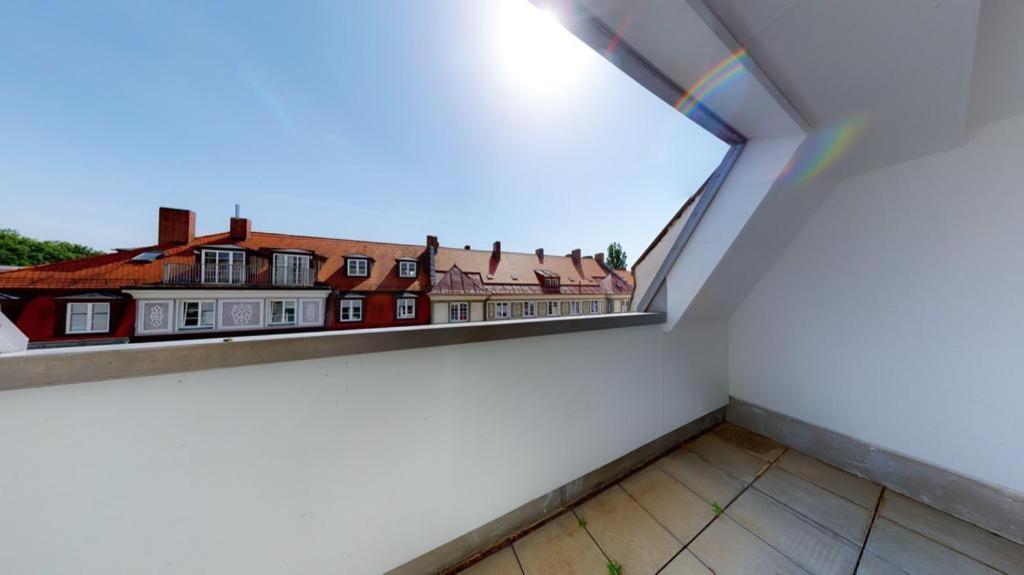 Apartment Spacious 4 Bedroom Near Center